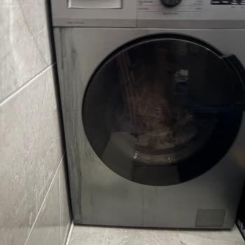 Beko ProSmart İnverter Çamaşır Makinesinde Yüzey Lekeleri Ve Kaplama Bozulması