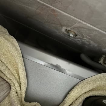 Beko ProSmart İnverter Çamaşır Makinesinde Yüzey Lekeleri Ve Kaplama Bozulması