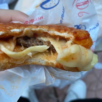 Yemeksepeti Etiler Park'tan Bozuk Burger Ürünü İçin İade Talebi