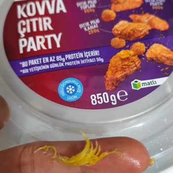 Kova Çıtır Party Ürününde Tavuk Tüyüne Benzer Yabancı Cisimler Ve Hijyen Endişesi
