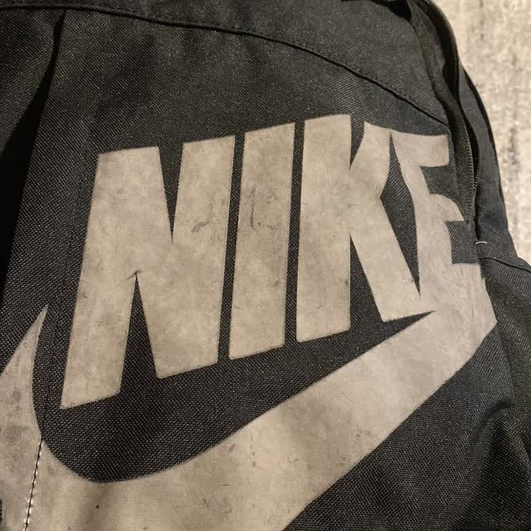 Nike Siyah Sırt Çantasında Yıkama Sonrası Renk Atması Ve İade Talebi