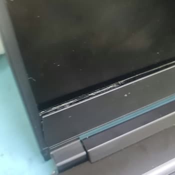 Monster Laptop Parçalanmış Ücretsiz Onarım Ve Ücret İadesi Talebi