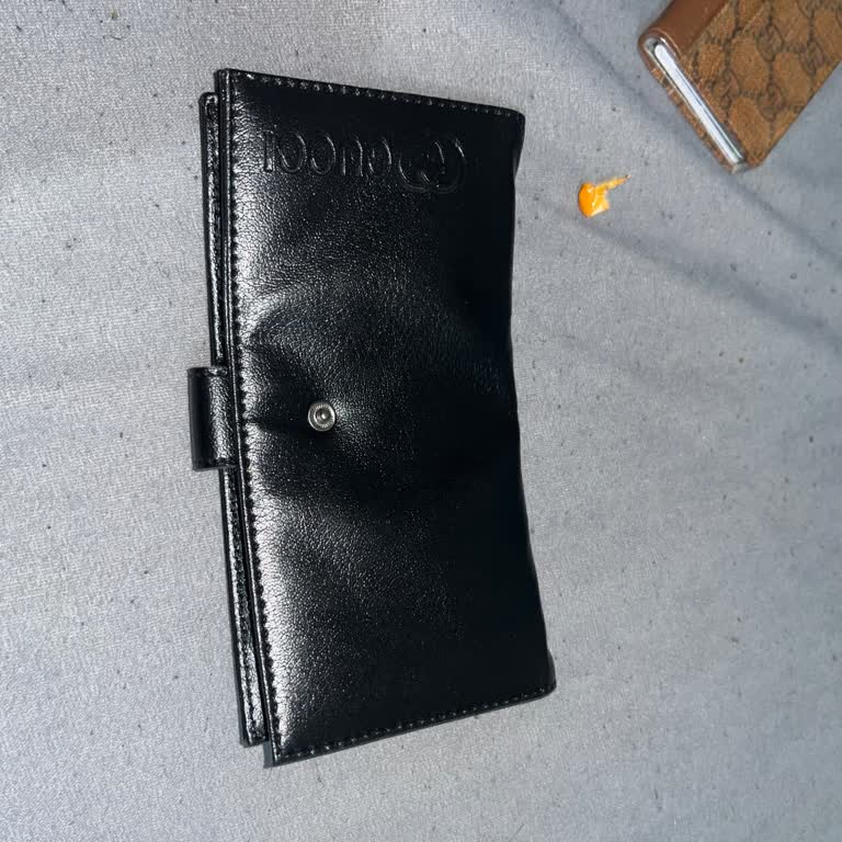 Instagram Üzerinden Sipariş Edilen Takip Cihazı Yerine Yanlış Gucci Cüzdan Gönderildi