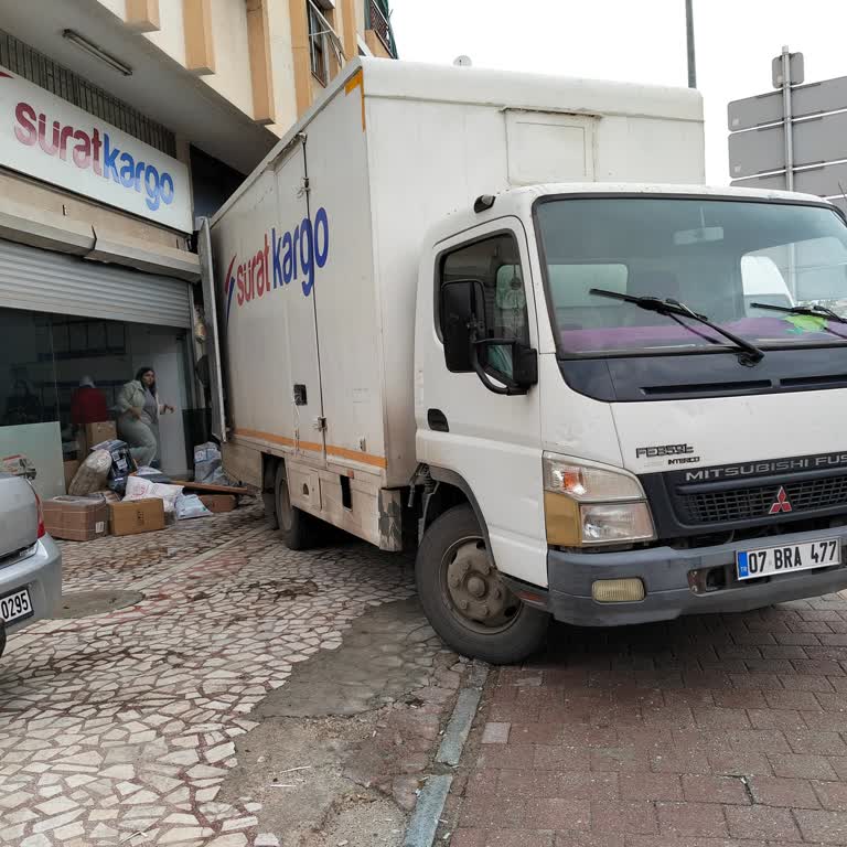 Sürat Kargo Şubesinin Saygısız Personeli Ve Girişi Engelleyen Park
