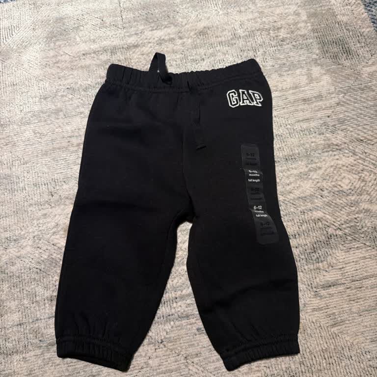 GAP’den Sipariş Edilen Denim Ceket Yanlışlıkla Bebek Eşofmanı Olarak Gönderildi