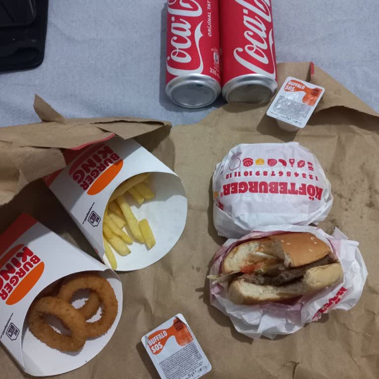 Burger King Şubesinde Bozuk Hamburger Ve İade Reddi