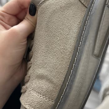 Derimod Süet Ayakkabıda Leke Ve Dikiş Sorunları, Servis Sonrası Görünüm Bozulması