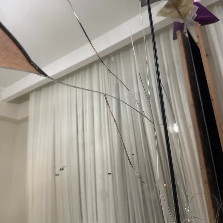 Evshop Konya Şubesinde Kırık Gardırop Tamiri İçin Cevapsız Bekleyiş