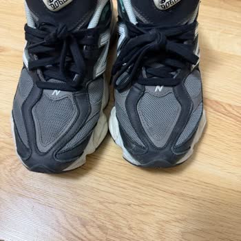 11.000 TL'lik New Balance Ayakkabısının Yağmurda Boya Bırakması Ve Değişim Reddi