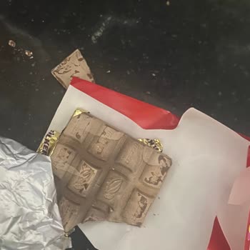 Migros Şubesinden Bozulmuş Ülker Çikolata İçin İade Ve Değişim Talebi