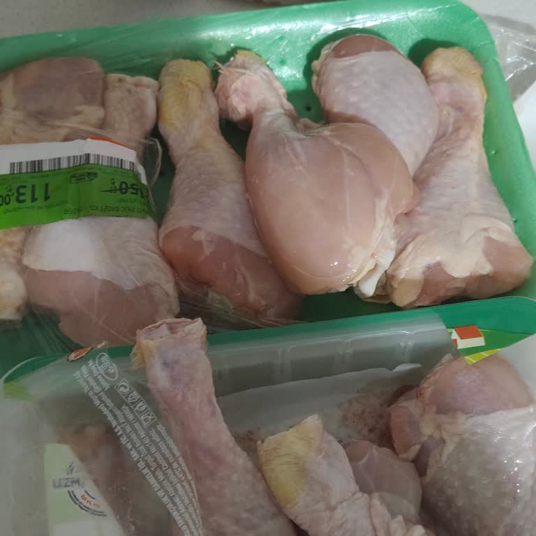 Migros Şubesinde Geçerli Tarihli Gedik Ve Keskinoğlu Tavuk Ürünlerinde Bozulma