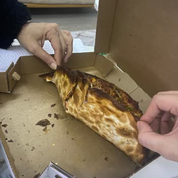 Manavgat Domino's Şubesinde Yanmış Pizza İçin İade Talebi