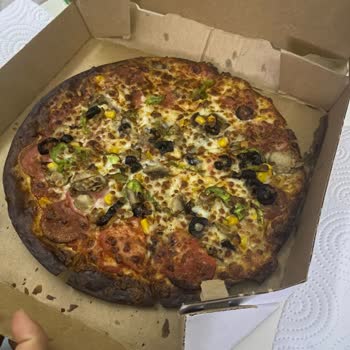 Manavgat Domino's Şubesinde Yanmış Pizza İçin İade Talebi