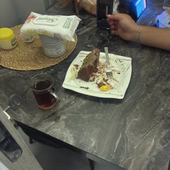 Ondo Edirne Şubesinde Pastada Yabancı Madde Çıktı, Migros Yemek Destek İlgisiz, İade Talep Ediliyor