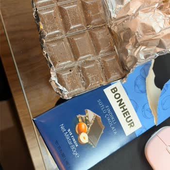 Carrefour Mağazasındaki Bonheur Çikolatasında Ölmüş Böcekler