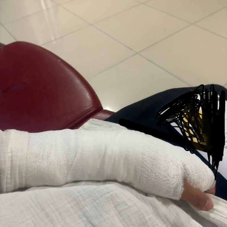 Mersin Nur Turizm'de Muavinin Haksız Ücret Talebi, Scooter Hasarı Ve Fiziksel Yaralanmalar