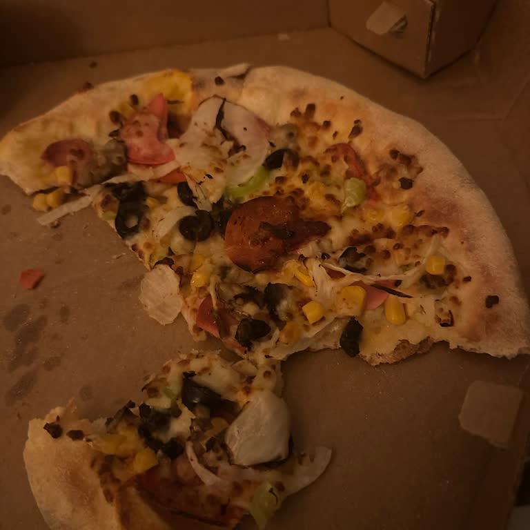 Domino’s Akçakoca Şubesinde Çiğ Kenarlı Pizza Üzerine Şikayet