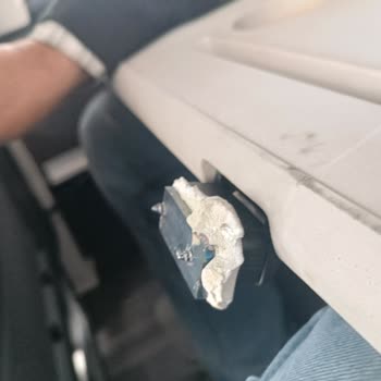 Mercedes-Benz Otobüs Koltuk Arkası Sehpası Sürekli Kırılıyor Ve Garanti Kapsamı Reddediliyor