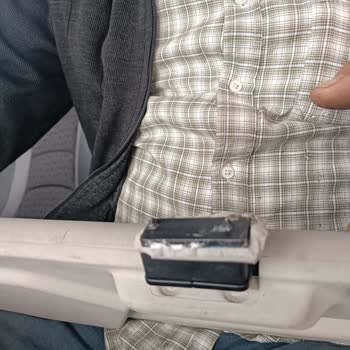 Mercedes-Benz Otobüs Koltuk Arkası Sehpası Sürekli Kırılıyor Ve Garanti Kapsamı Reddediliyor