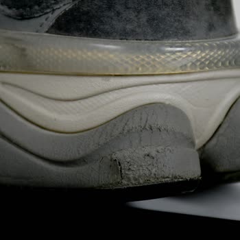 Eren Perakende New Balance Ayakkabının Kısa Sürede Deforme Olması ve Değişim Talebi