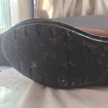 Derimod Botunun Tabanı Üç Yılda Kendi Kendine Ayrıldı, Şirket Zaman Aşımıyla İlgisiz Kaldı