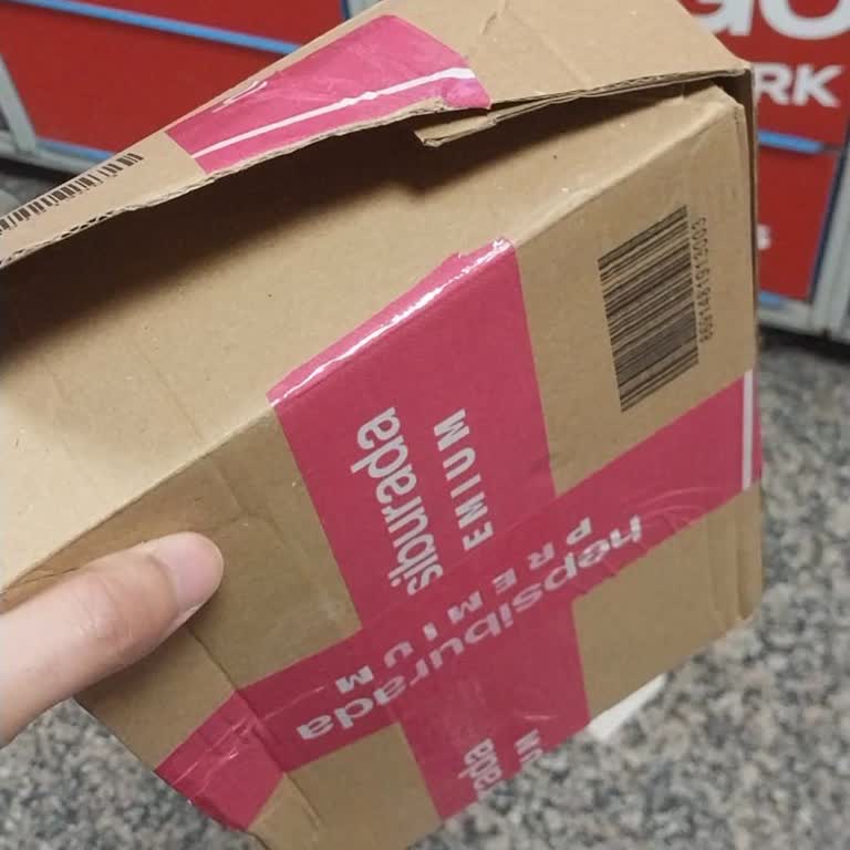 Açılmış Kargo Paketi Güvenlik Ve Gizlilik İhlali