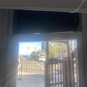 Booking.com Misleading Property Advertisement and Deceptive Listing Details