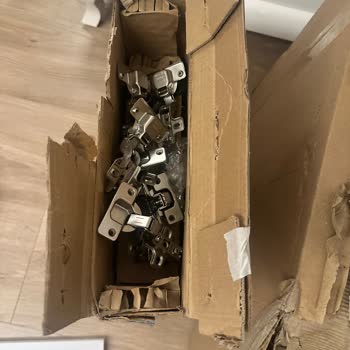 Vivense'de Uzun Teslimat Bekleyişi, Eksik Çalışma Masası Ve Hasarlı Ürün Şikayeti