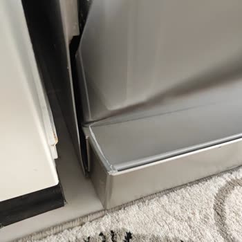 Bosch Bulaşık Makinesinde Kapak Sürtme Ve Boya Çıkarma Sorunu Tekrarlıyor, Değişim Talebi