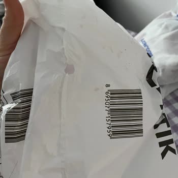 BİM Ağrı Şubesinde Tekrarlayan Yırtık Poşet Şikayeti