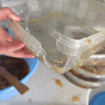 Kırılacak Uyarısına Rağmen PTT Kargo Bal Kargosunu Zarar Verdi
