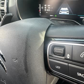 Citroën C5 Aircross Steering Wheel Logo Peeling Issue