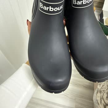 Kusurlu Barbour Botlarında Logo Ve İşçilik Hataları, Değişim Talebi