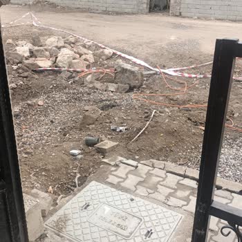 Kocasinan Belediyesi Çukuru Engelli Ve Bebek Arabalıların Girişini Tehlikeye Atıyor