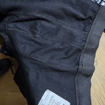 Ateş Kozmetik’ten Yanlış Renk Ve Bambu Olmayan Boxer’lar, İade Talebi