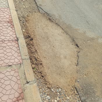 Aksa Gaz Kazı Çalışması Sırasında Rögar Borusunun Kırılması Ve Gider Tıkanıklığı