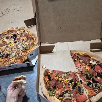 Domino's Manavgat Şubesinde Tekrarlanan Özensiz Pizza Ve Eksik Yan Ürünler, Kaba Müşteri Hizmeti