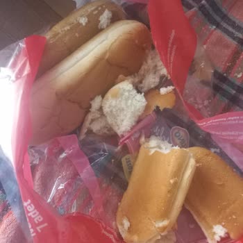 UNO Markalı Sandviç Ekmeği Bayat Çıktı, Şok Market'te Ücret İadesi Talebi