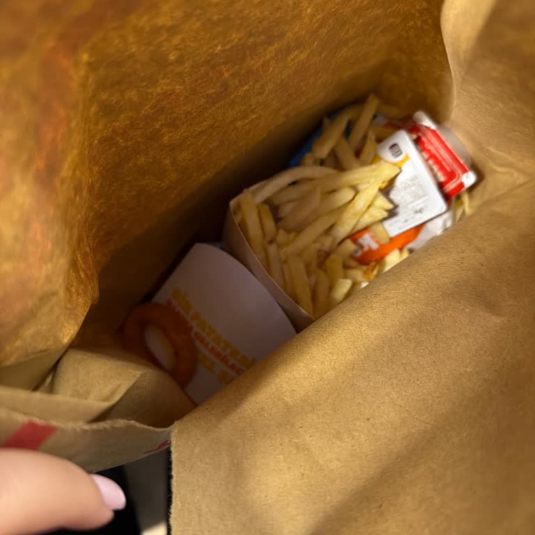Yemeksepeti'de Uzun Süreli Teslimat Ve Soğuk Burger King Siparişi İçin İade Talebi