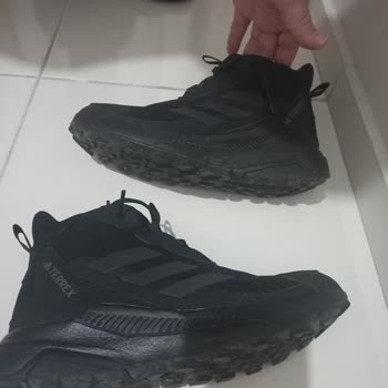 In Street Ve FLO’dan Adidas Terrex Anylander Ayakkabısının Kayması ve Su Alması