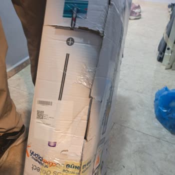 Dyson V15 Süpürge Onarım Sürecinde İşlemsiz İade Ve Hasarlı Kutu Şikayeti