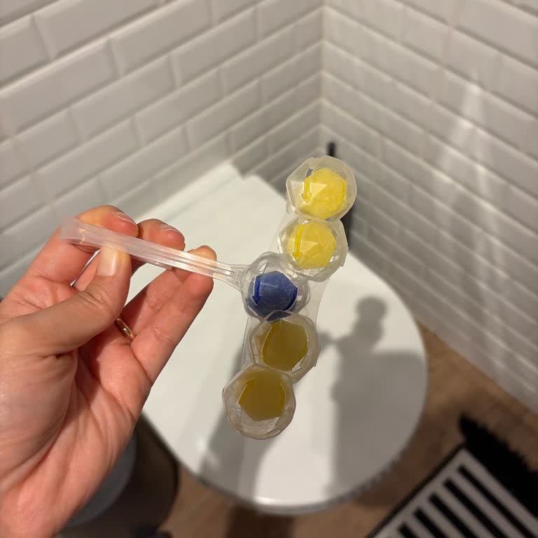 Domestos WC Blok Beşli Limon Ürünün Küf Kokusu Ve Bozuk Olması Şikayeti