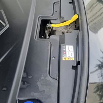 Togg T10X Servisinde Motor Koruma Kapağı Vidalarının Eksik Olması Güvenlik Endişesi