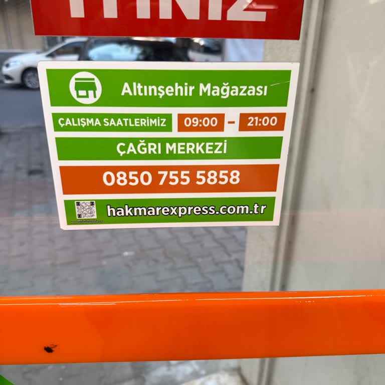 Ümraniye Hakmar Express Şubesinde Personelden Kaba Ve Alaycı Yanıt