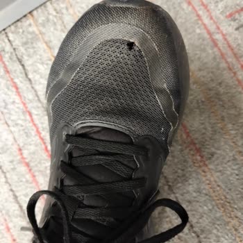 Adidas Koşu Ayakkabısının Üretim Hatası Reddedildi, Değişim Ve İade Talebi