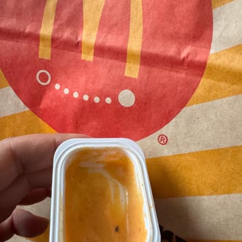McDonald's Çakırlar Şubesinde Buffalo Sosunda Böcek Tespiti
