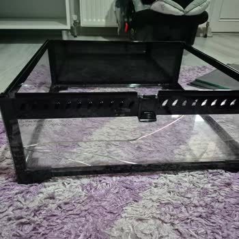 Hasarlı Cam Teraryum Tesliminde Hepsijet Kurye Beklemedi