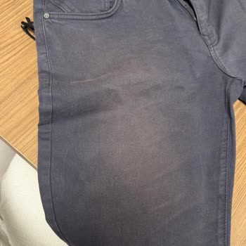 Mavi Black Kot Pantolunda Turuncu Lekeler Değişim Talebi