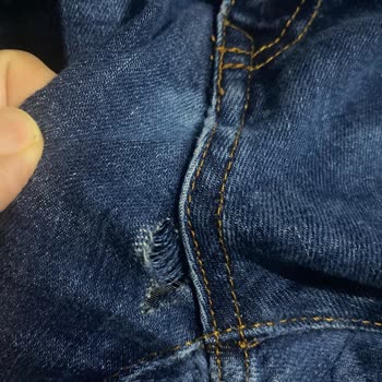 Boyner'de Pierre Cardin Kot Pantolonda Kısa Sürede Yırtık Ve Deformasyon