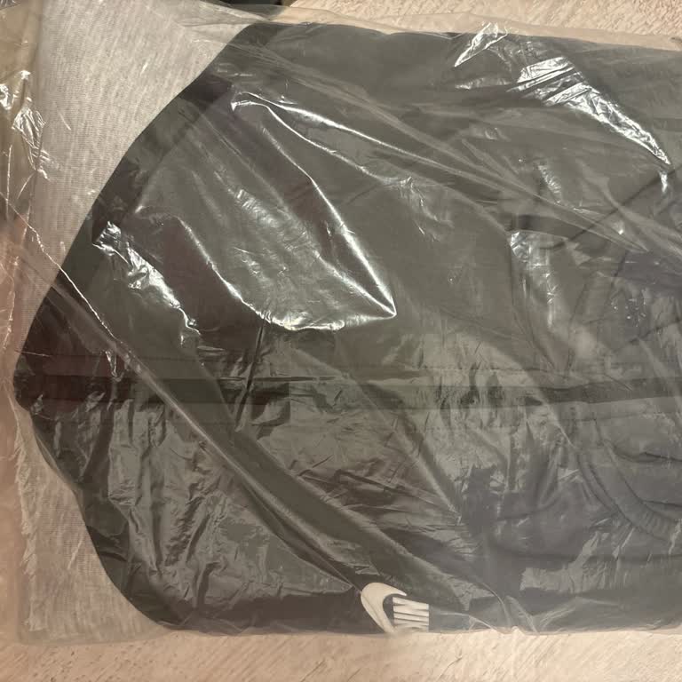 Yanlış Gri Kapşonlu Nike Sweat Gönderimi Ve Cevapsız İade Talebi
